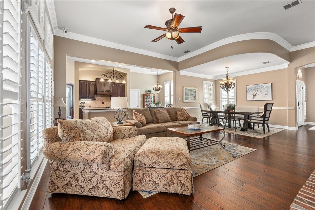 4932 Ridge Circle