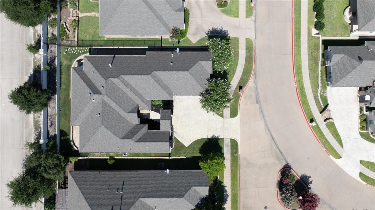 4932 Ridge Circle
