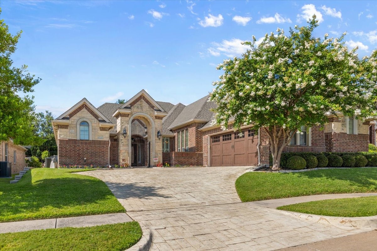 4932 Ridge Circle