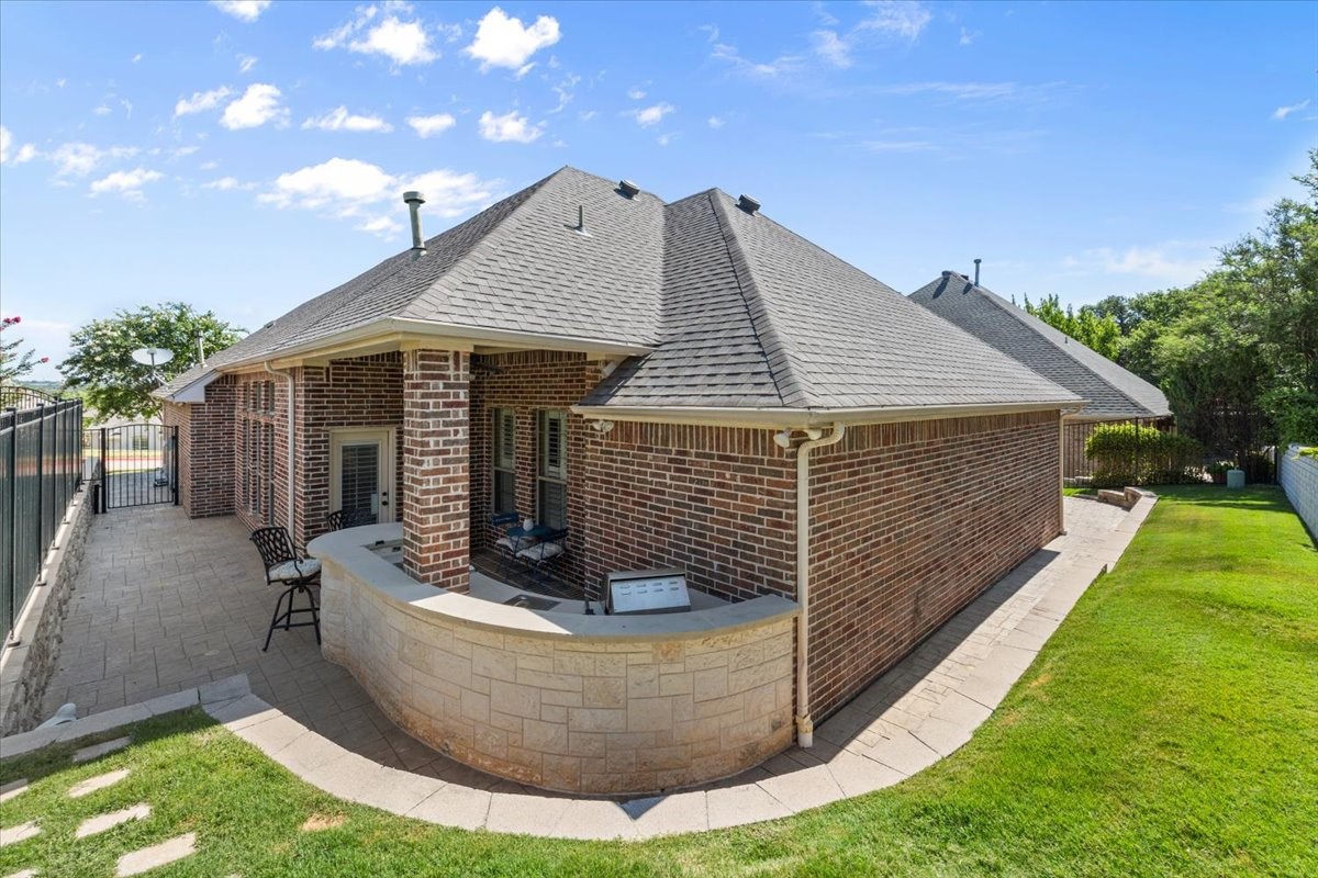 4932 Ridge Circle