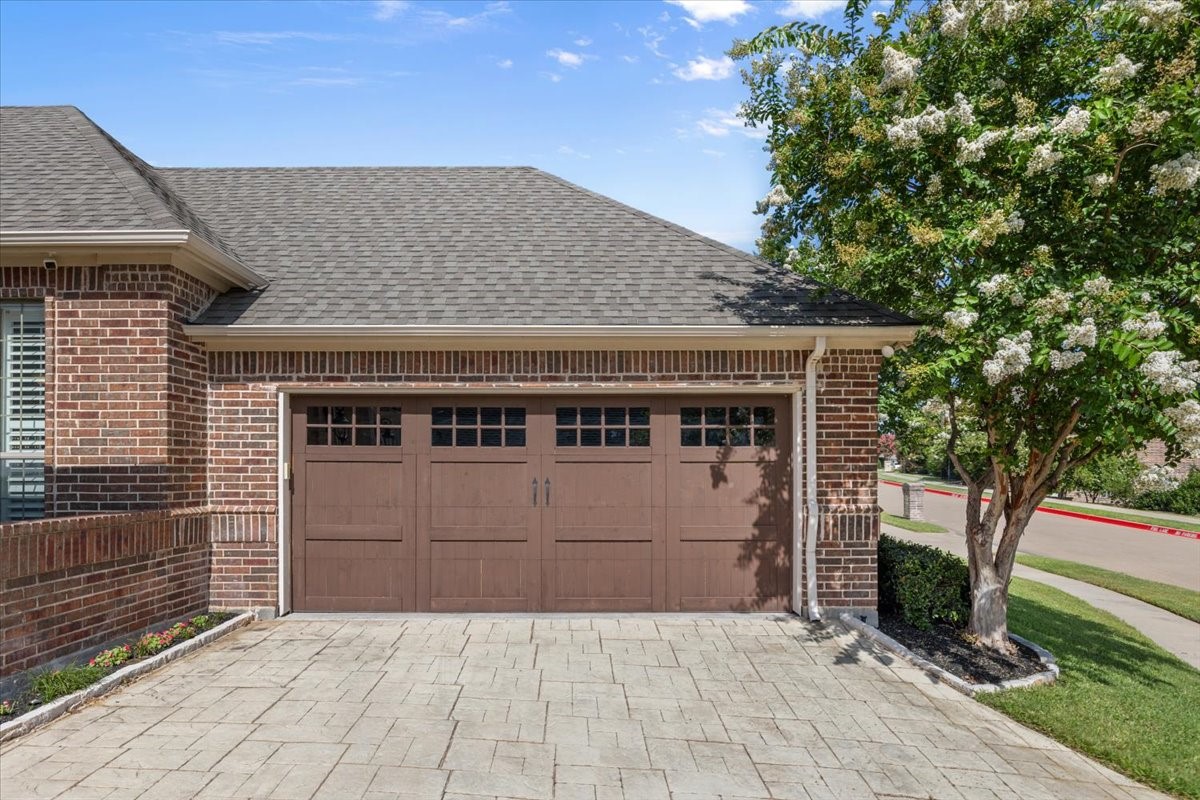 4932 Ridge Circle