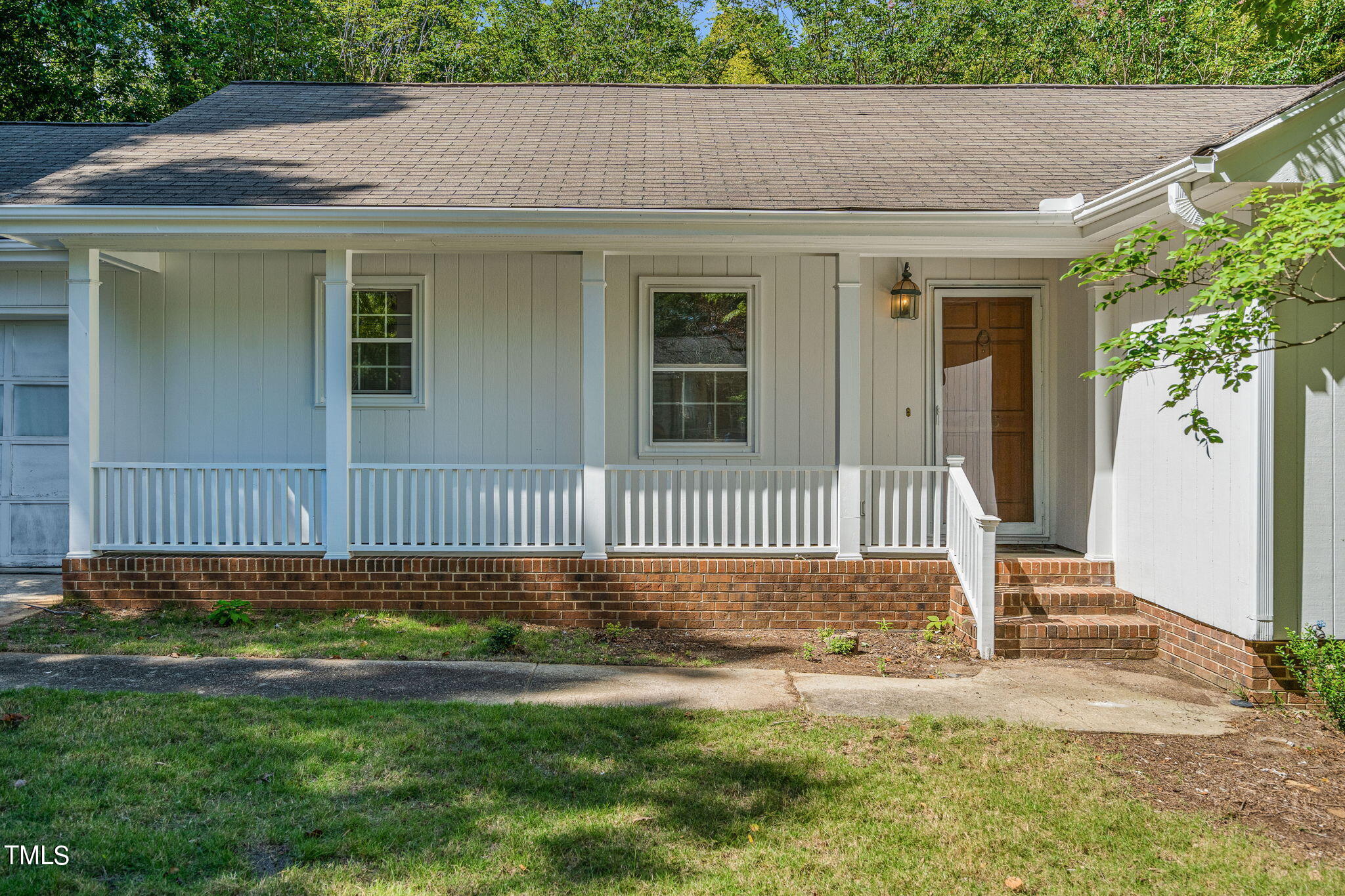 905 Lake Forest Drive