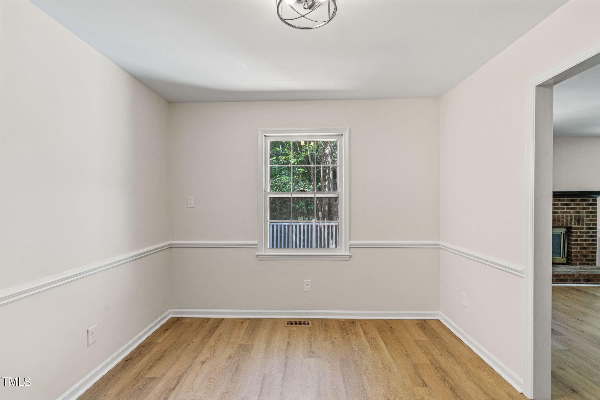 905 Lake Forest Drive