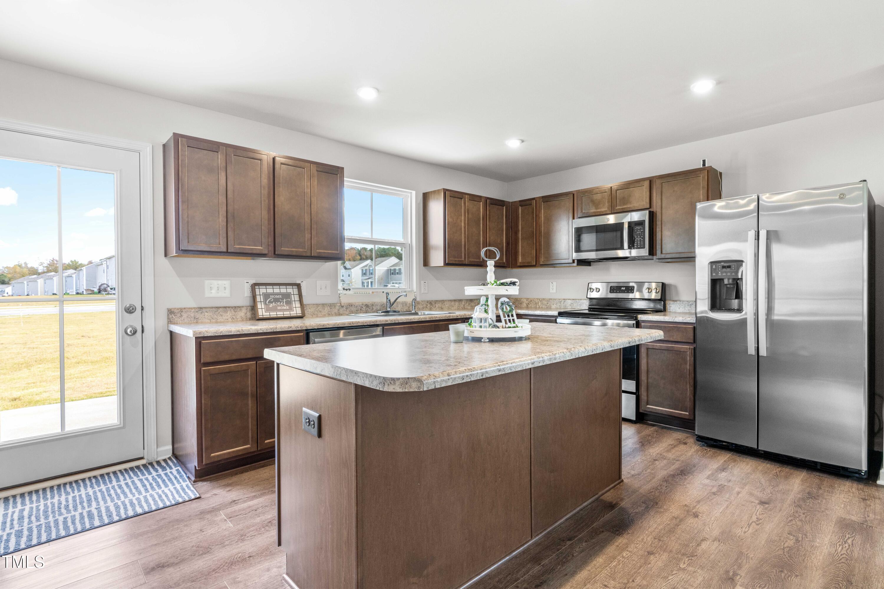 1404 Burgundy Bluff Lane