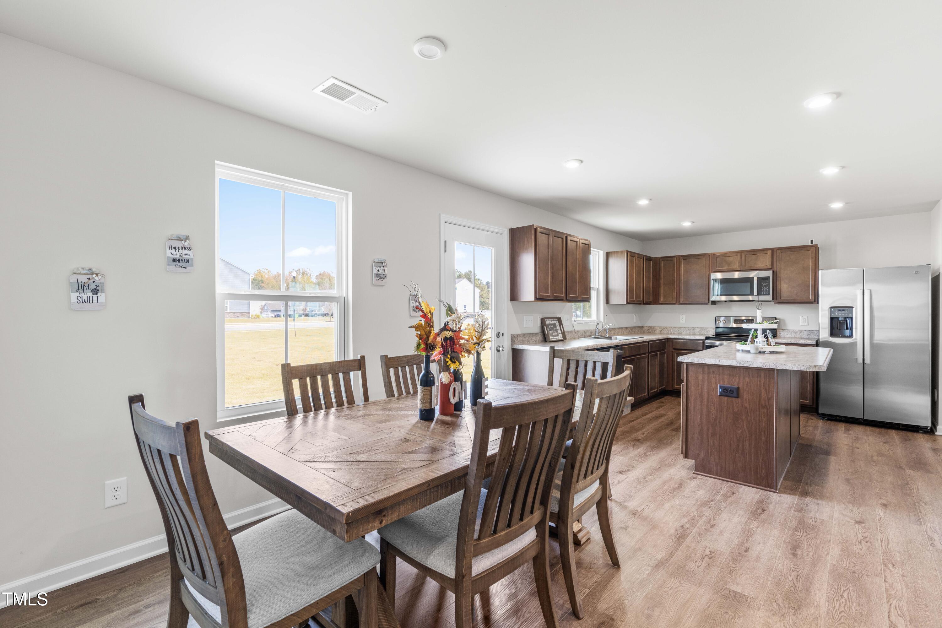 1404 Burgundy Bluff Lane