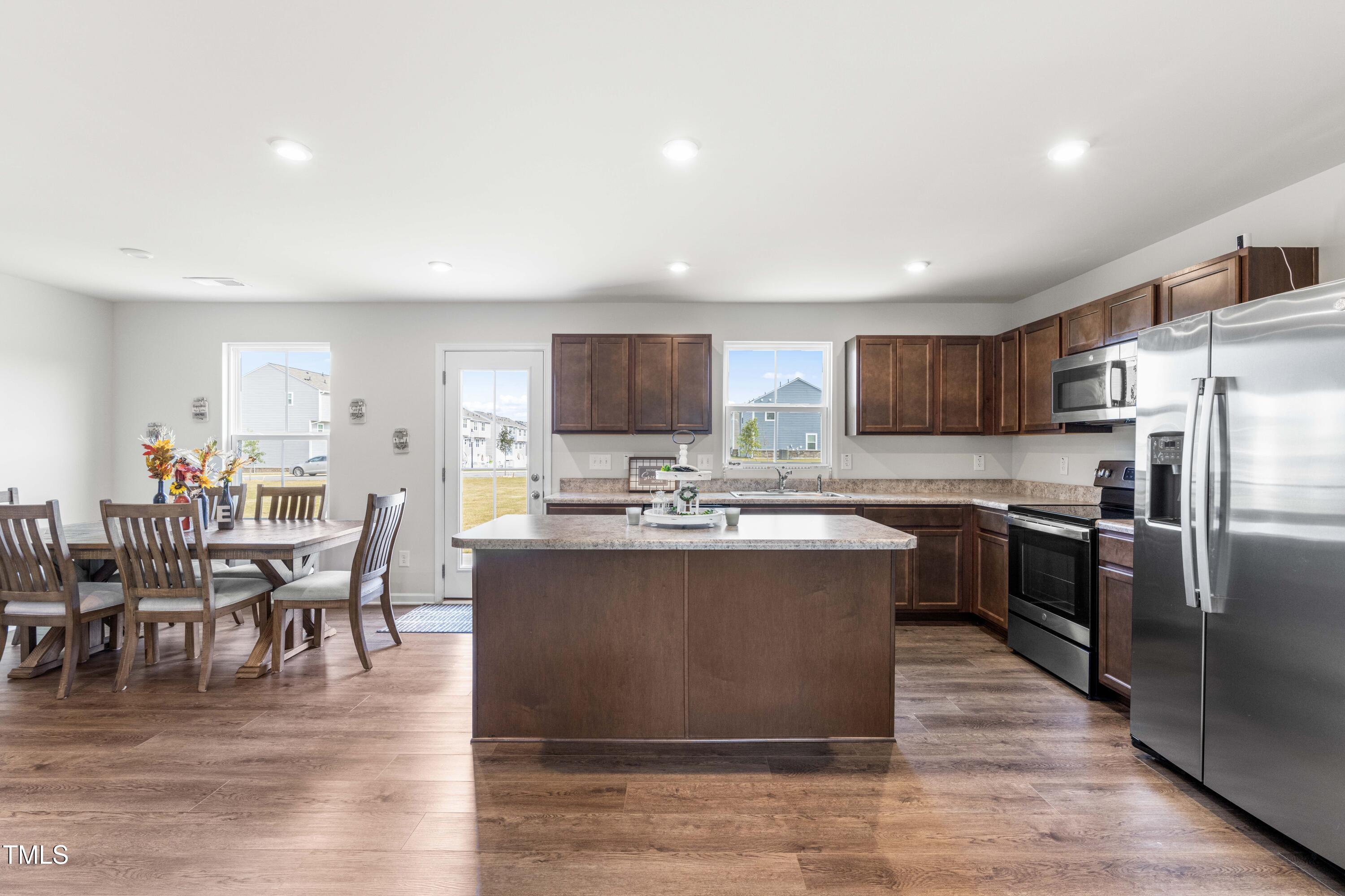1404 Burgundy Bluff Lane