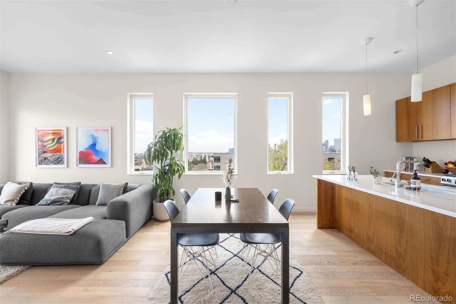 2752 Clay Street Unit: 404
