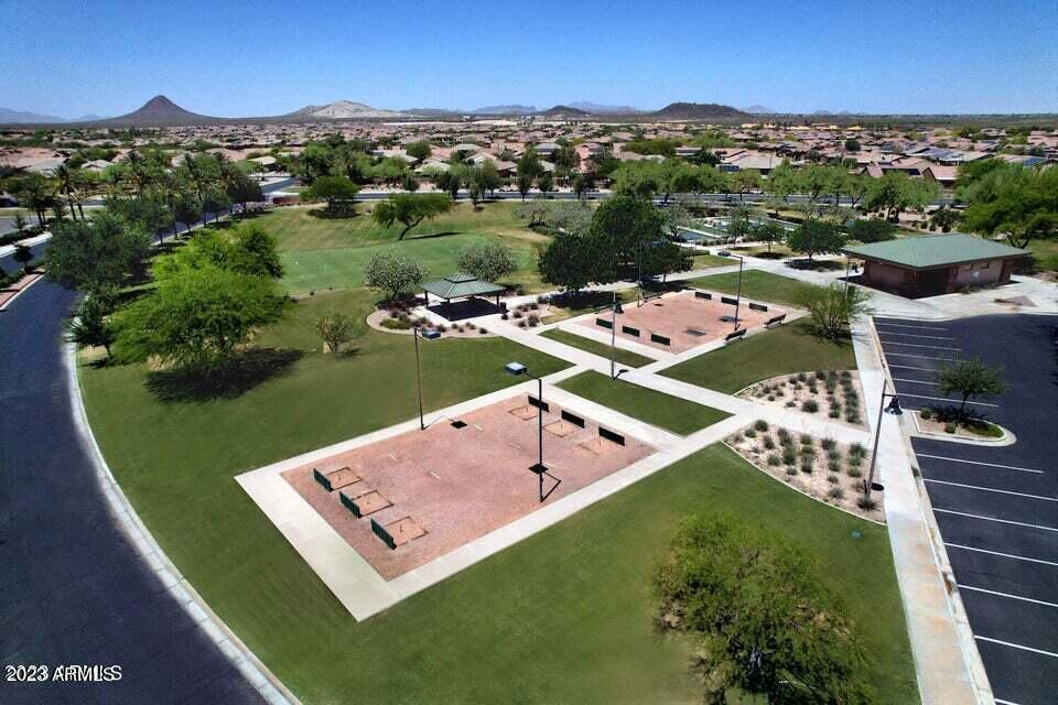 3897 N DAISY Drive