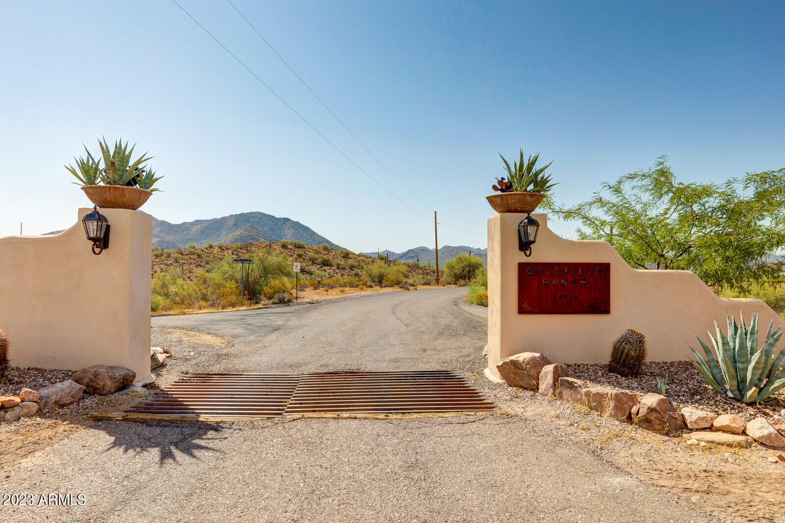 227XX E PLEASANT VIEW Road E Unit: 7