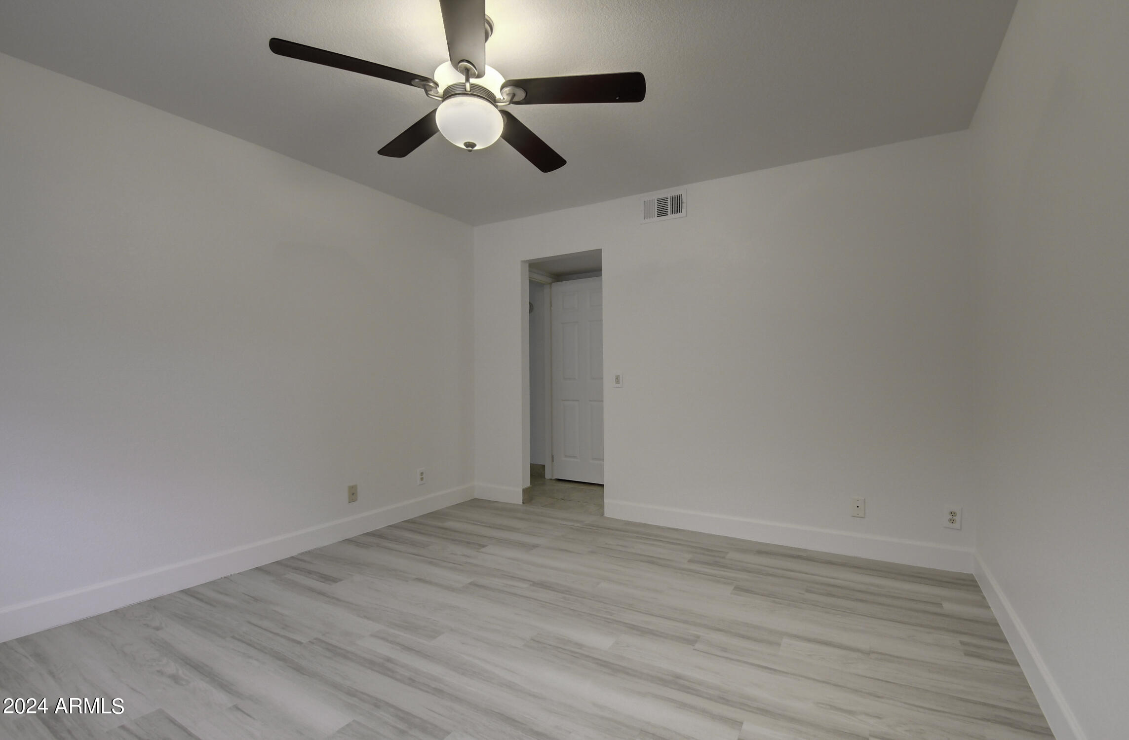 16657 E GUNSIGHT Drive Unit: 113