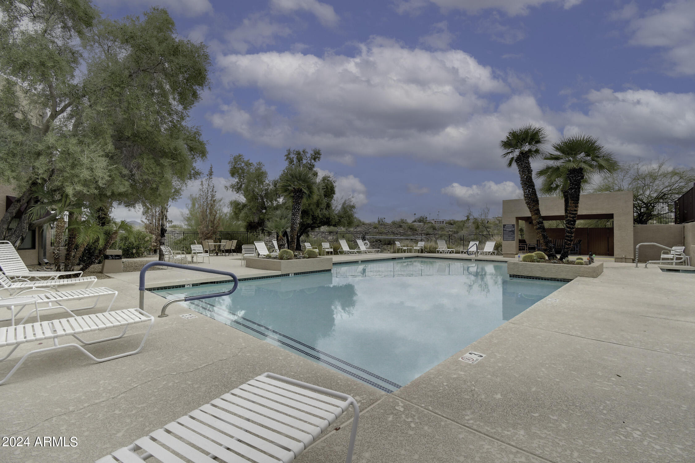 16657 E GUNSIGHT Drive Unit: 113