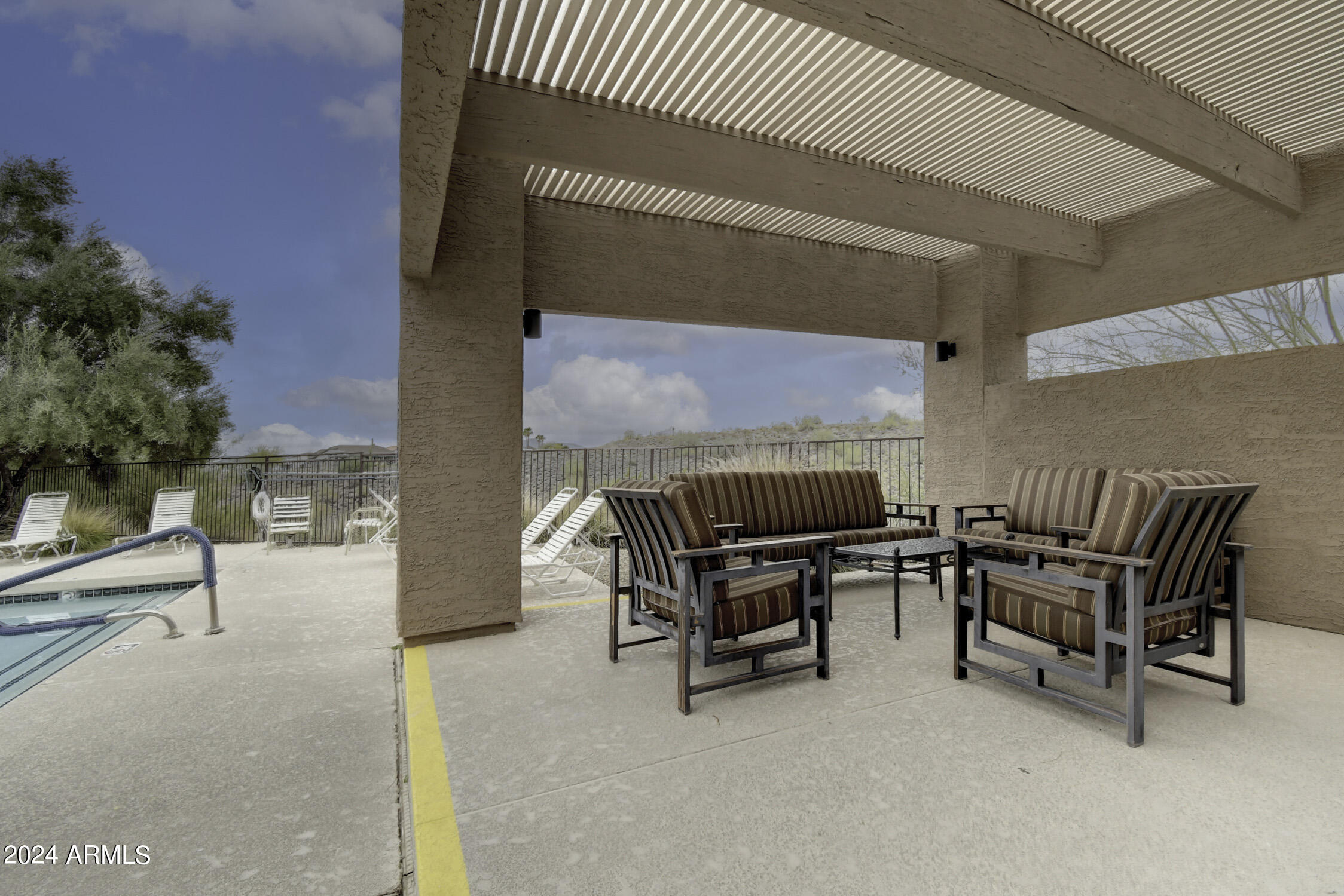 16657 E GUNSIGHT Drive Unit: 113