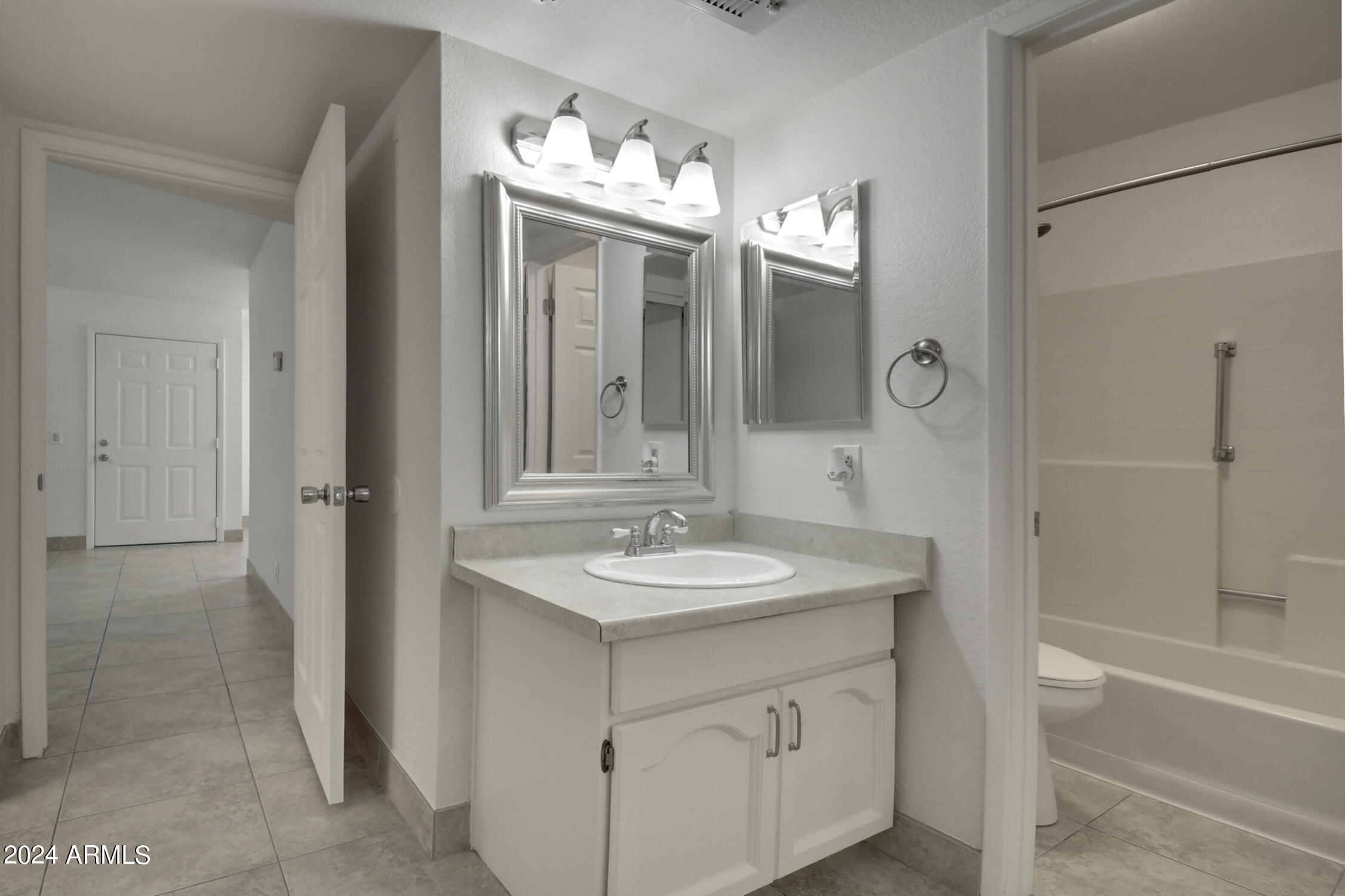 16657 E GUNSIGHT Drive Unit: 113