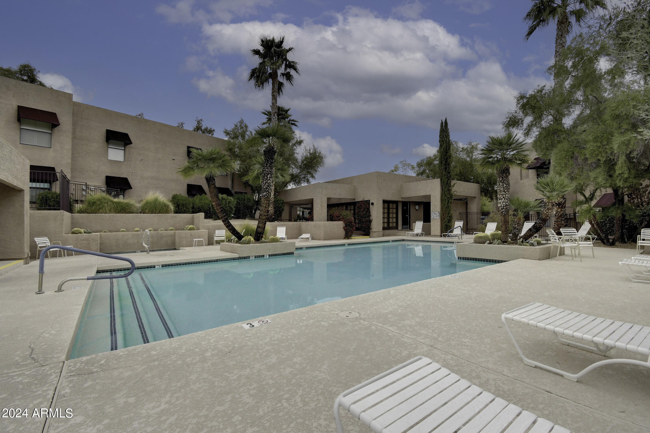 16657 E GUNSIGHT Drive Unit: 113