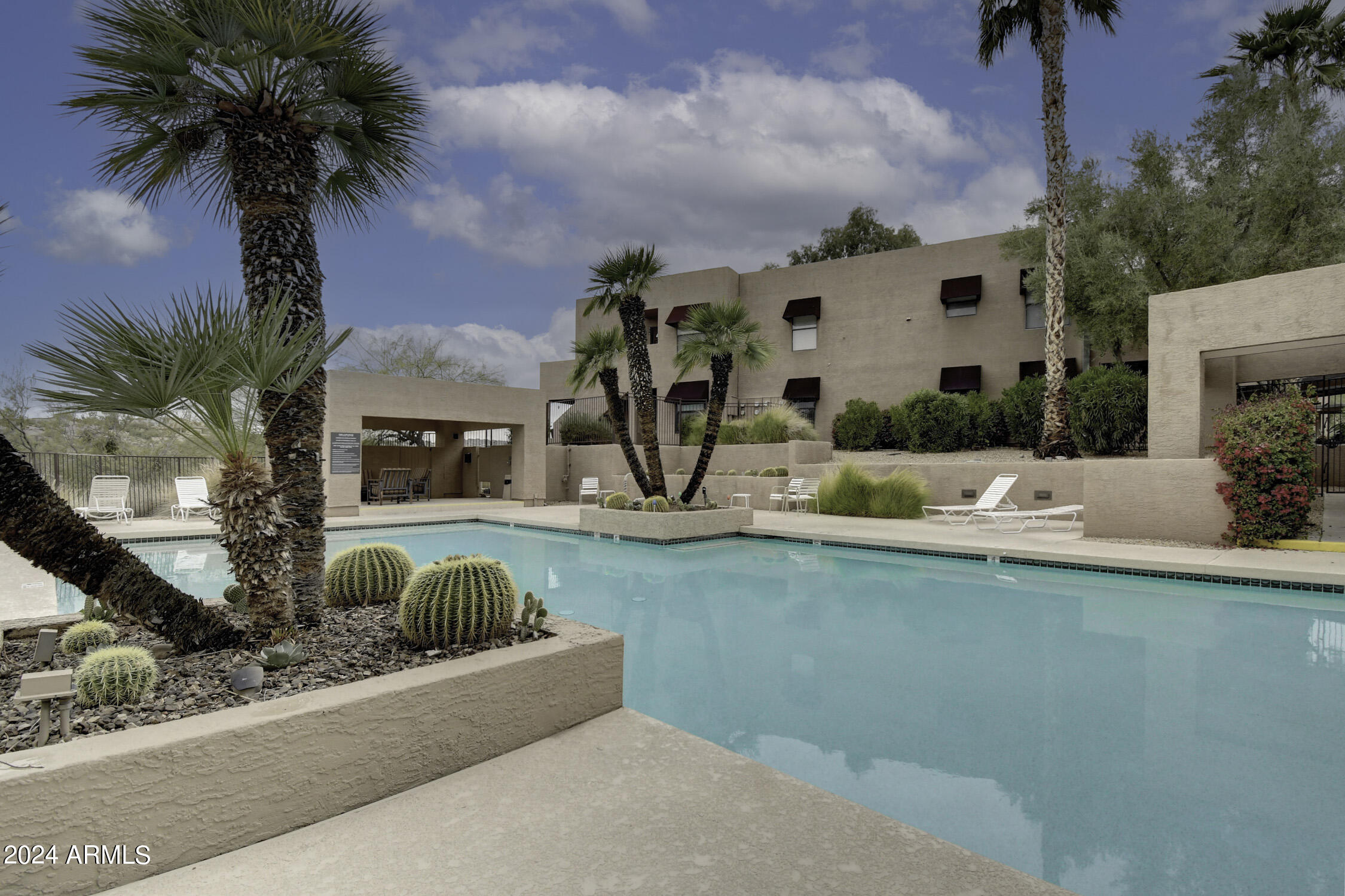 16657 E GUNSIGHT Drive Unit: 113