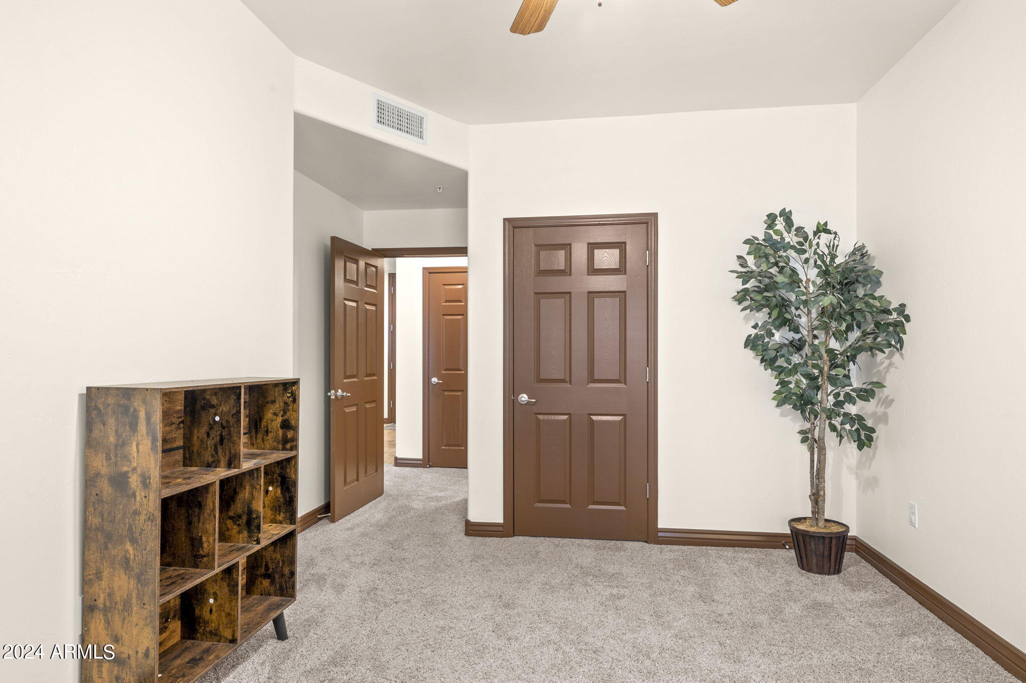 5350 E DEER VALLEY Drive Unit: 2233