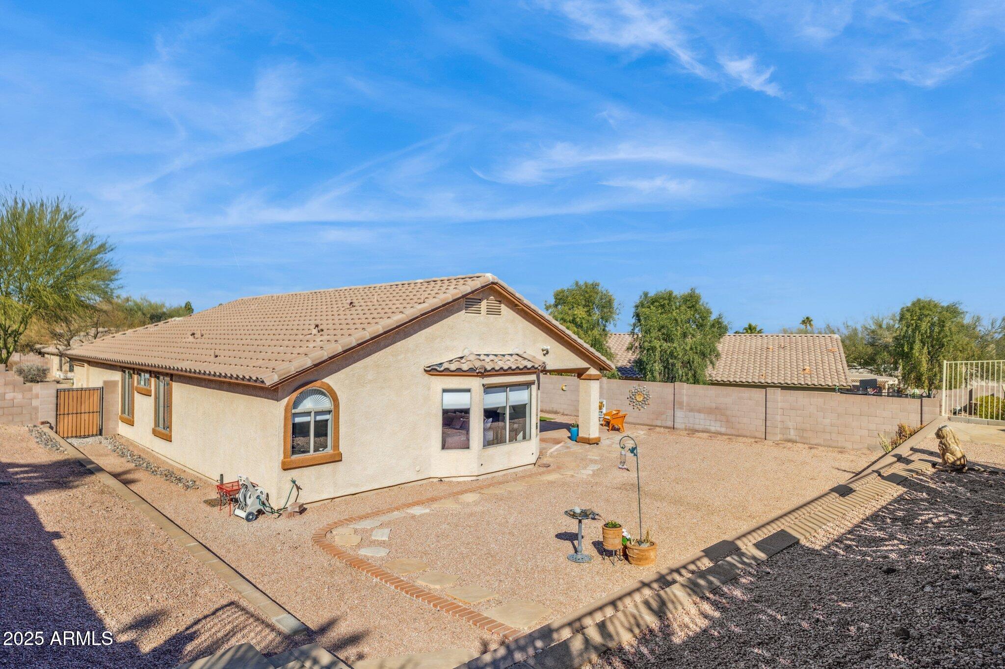 9815 N SUNRISE Circle