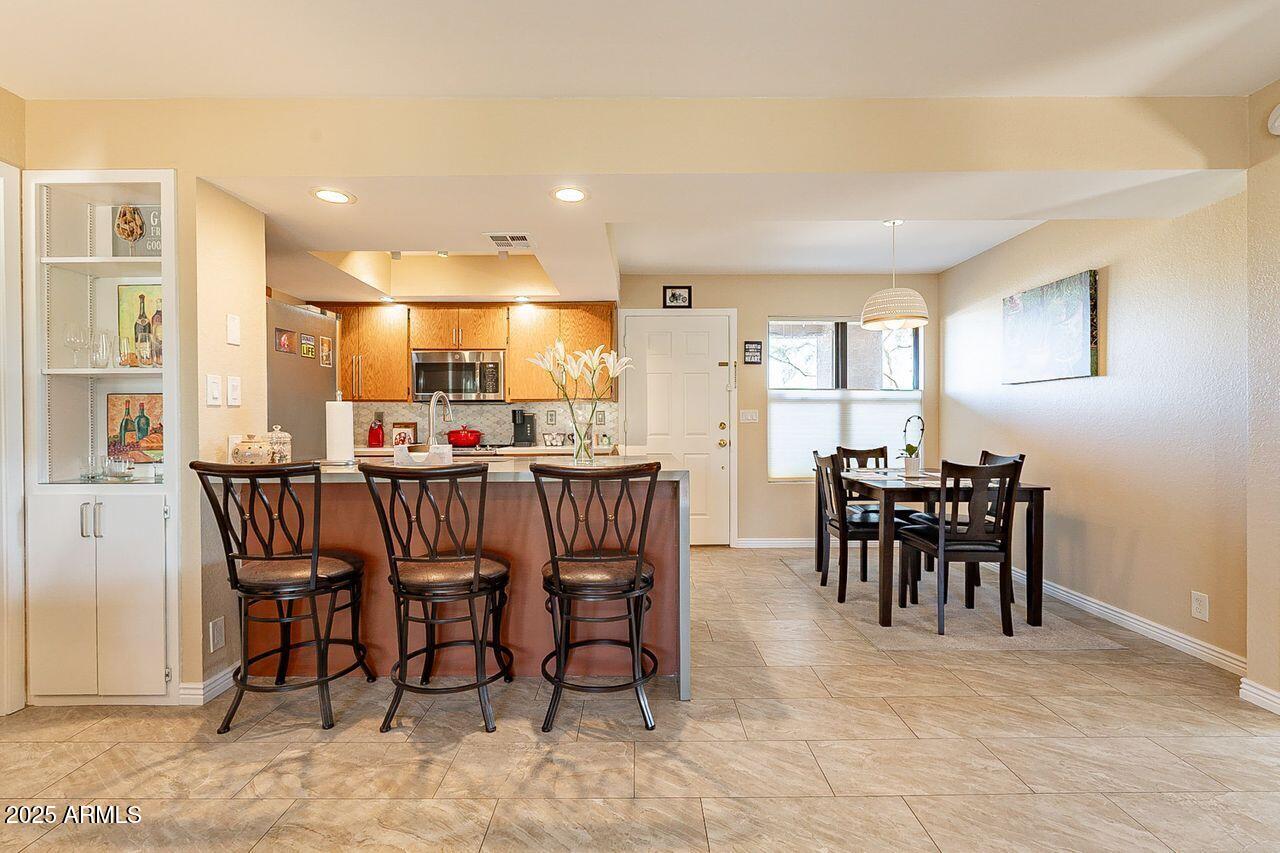 14910 N KINGS Way, 101