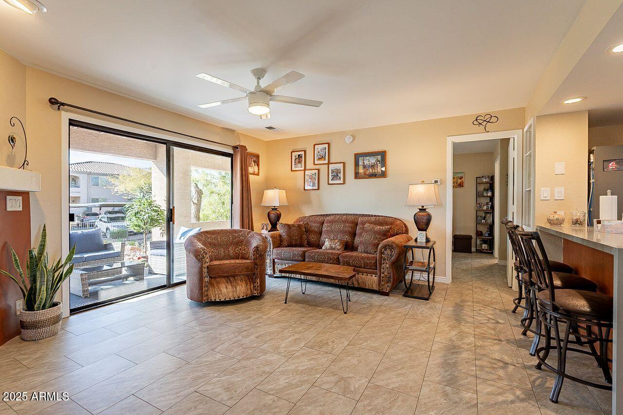 14910 N KINGS Way, 101