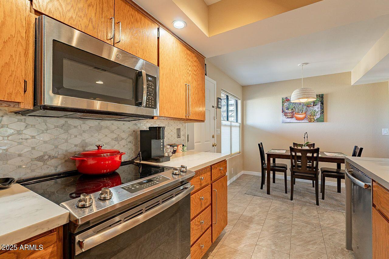 14910 N KINGS Way, 101