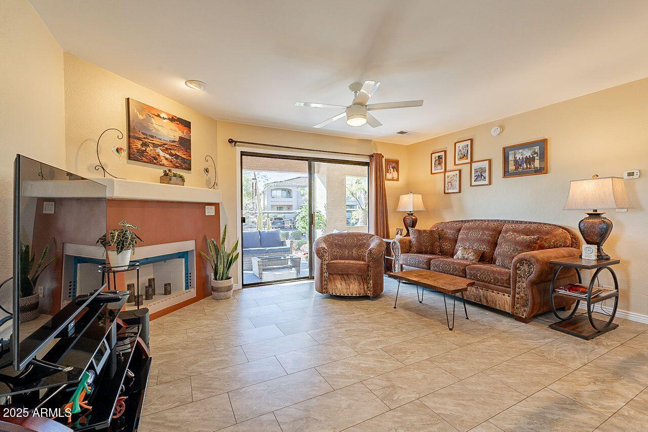 14910 N KINGS Way, 101