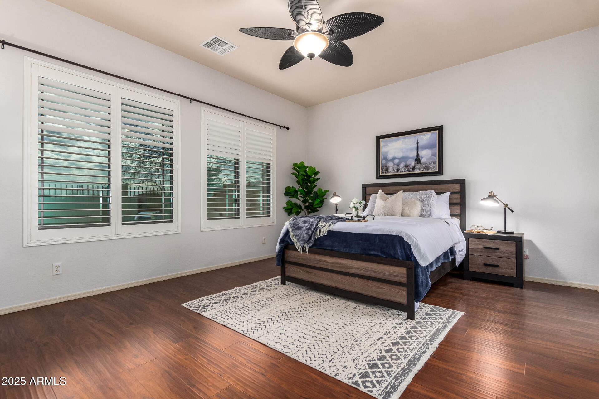 9041 E IVYGLEN Circle