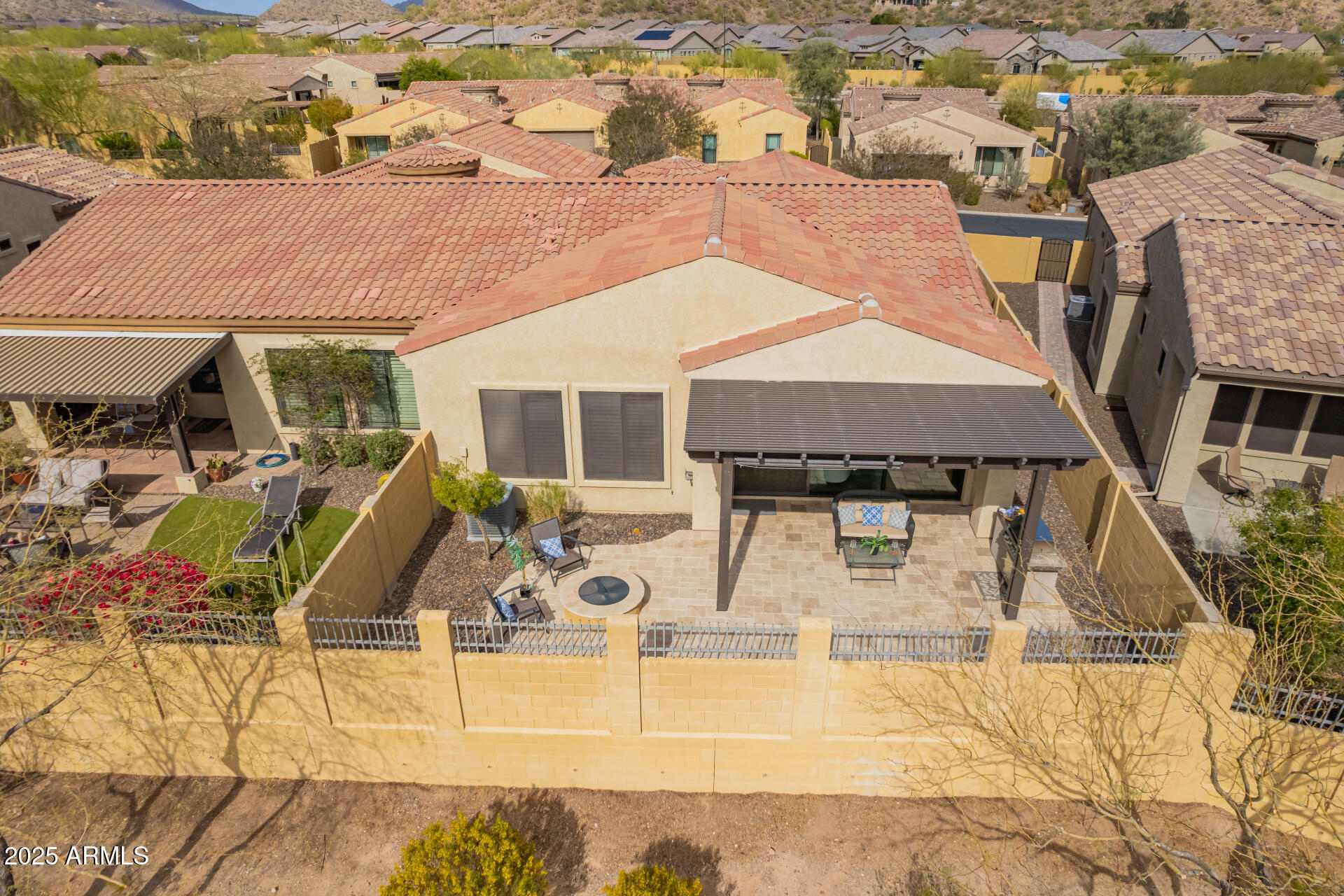 9041 E IVYGLEN Circle