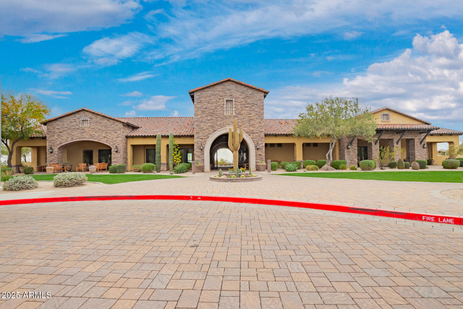 9041 E IVYGLEN Circle