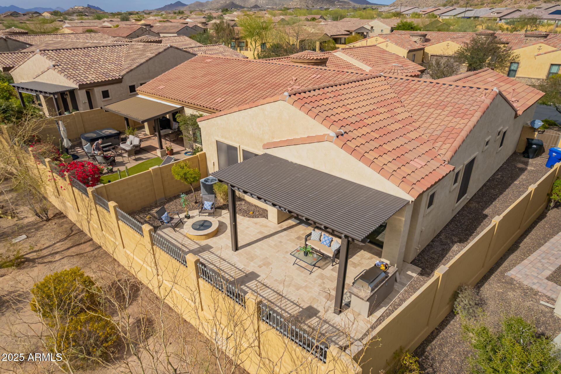 9041 E IVYGLEN Circle