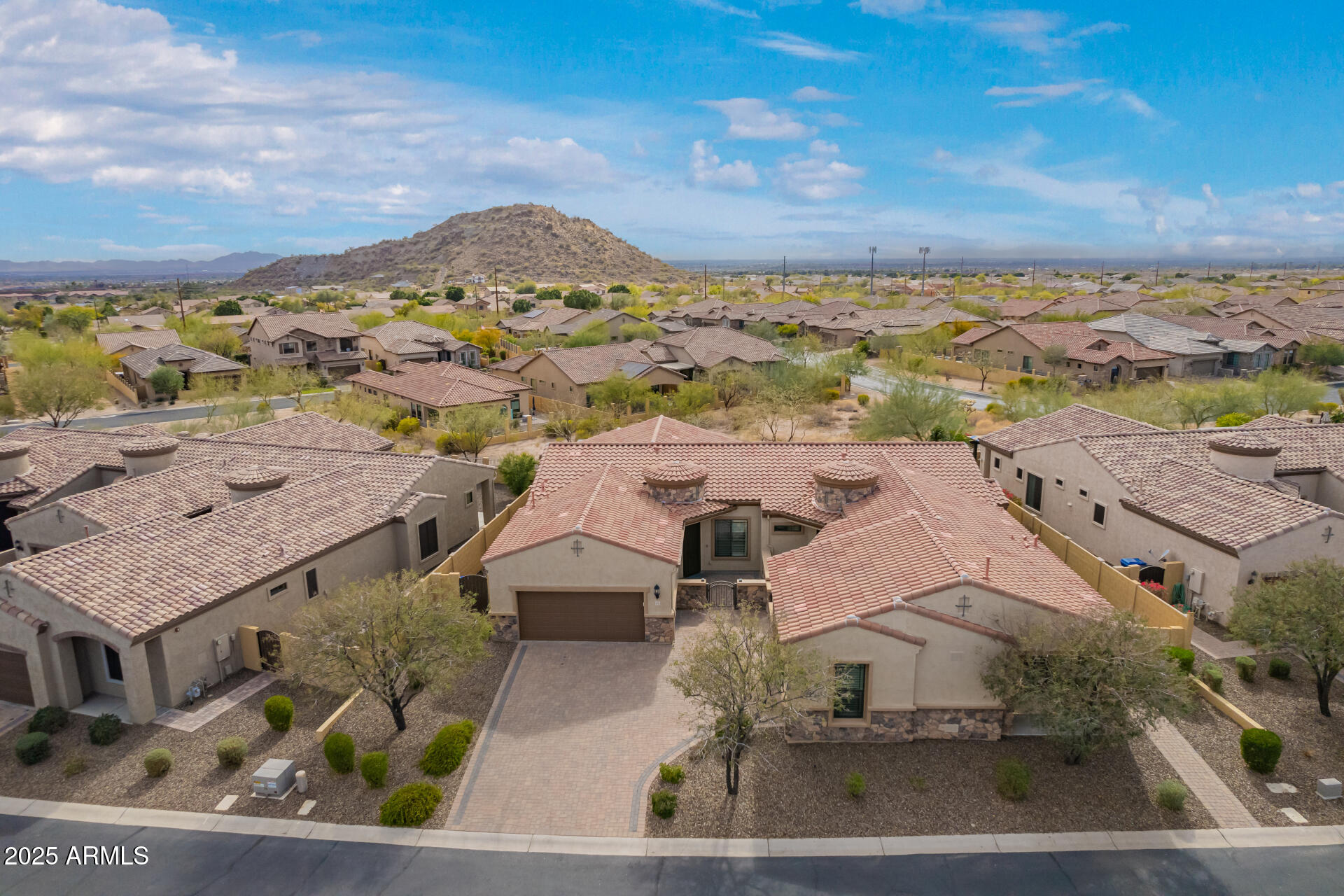 9041 E IVYGLEN Circle