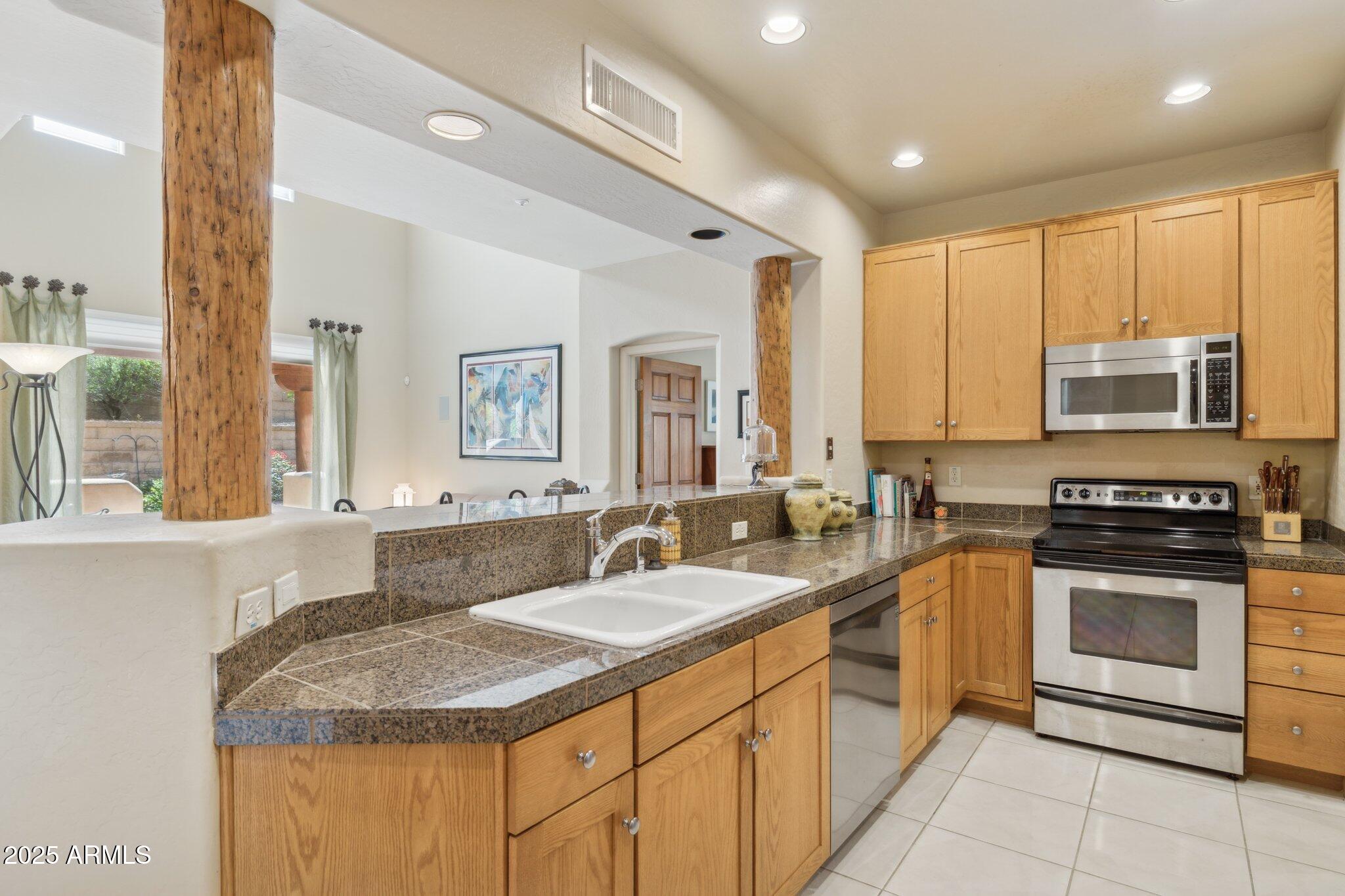 13600 N FOUNTAIN HILLS Boulevard Unit: 405