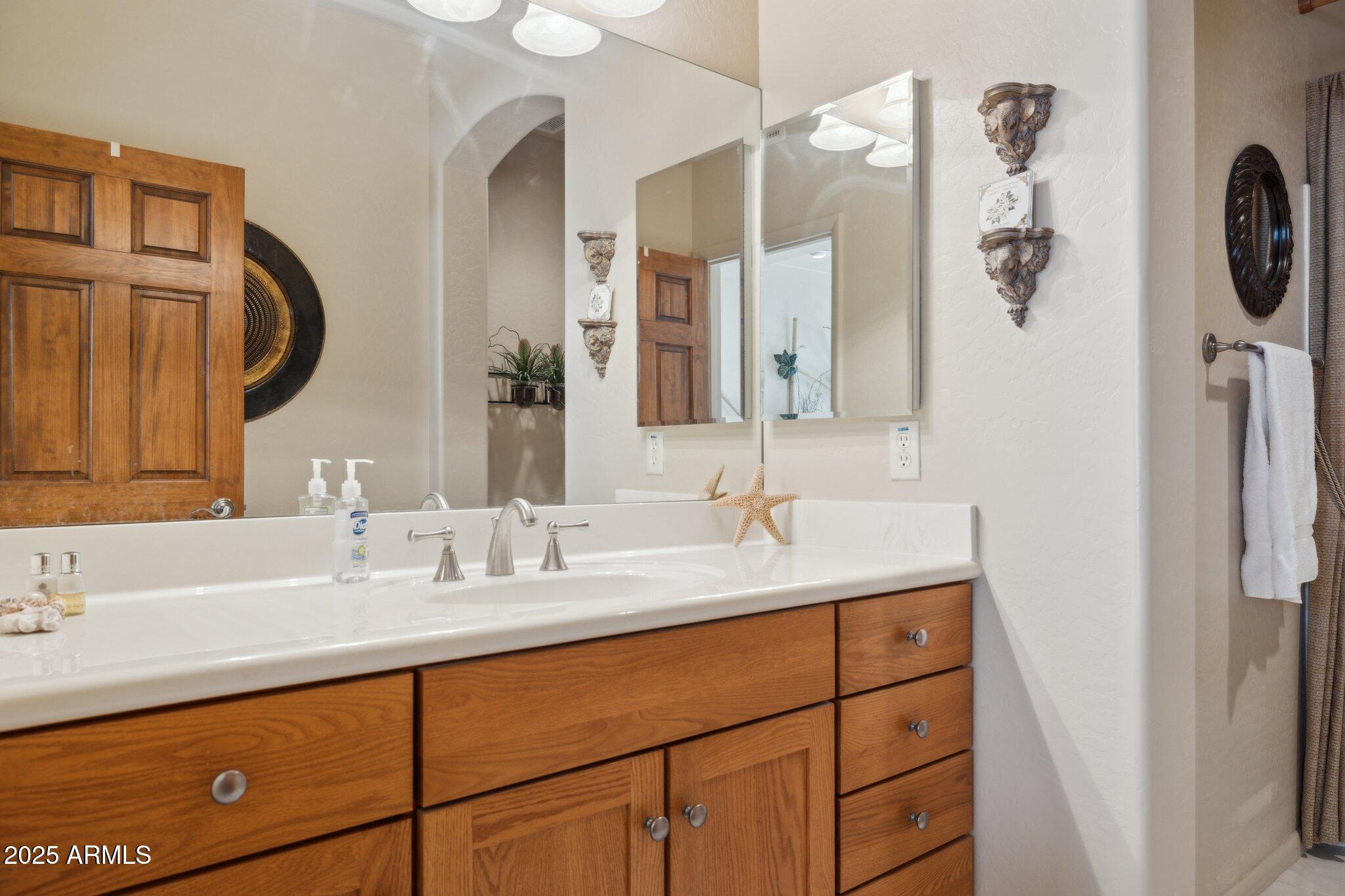 13600 N FOUNTAIN HILLS Boulevard Unit: 405