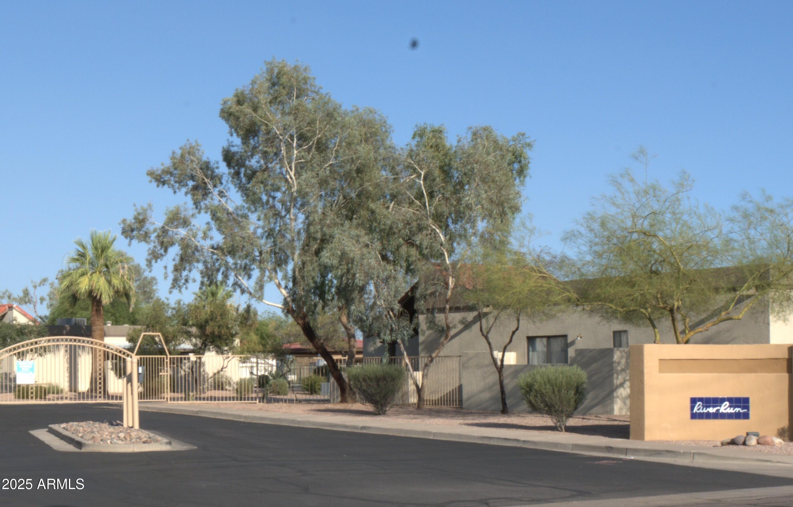 1320 E SUSAN Lane