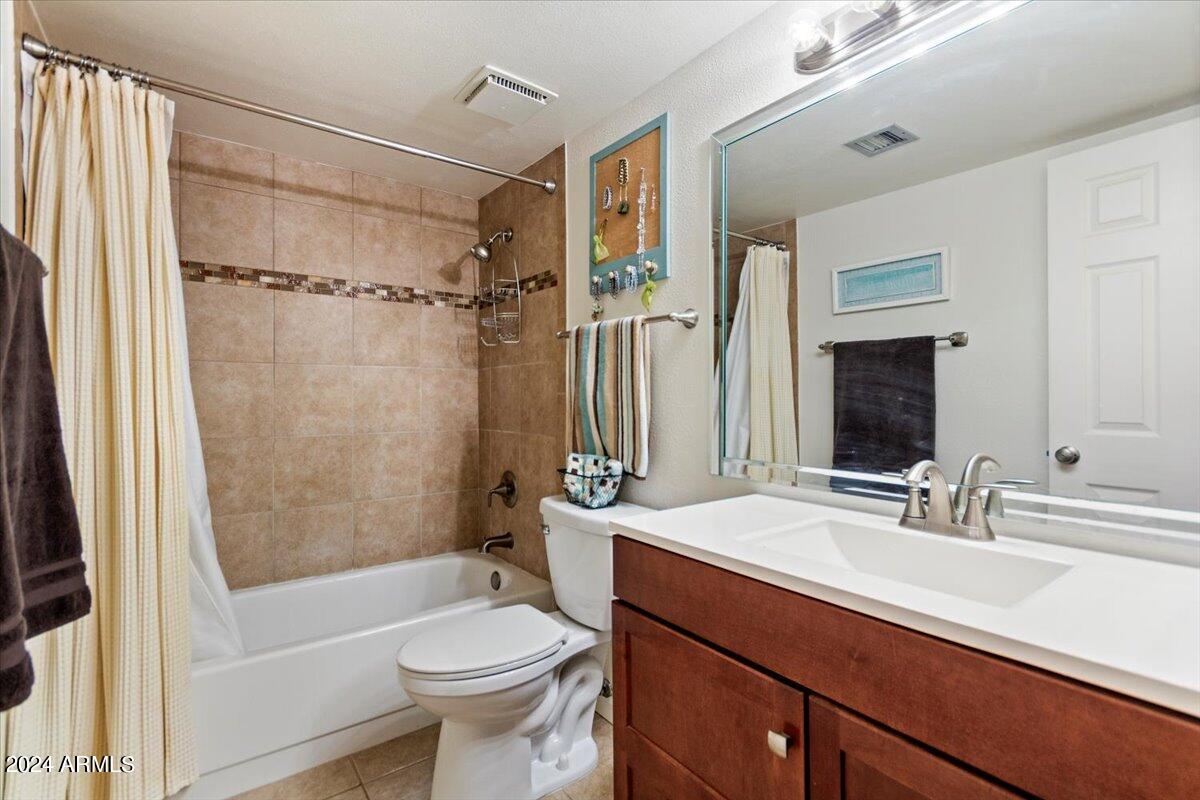 12635 N LA MONTANA Drive 1