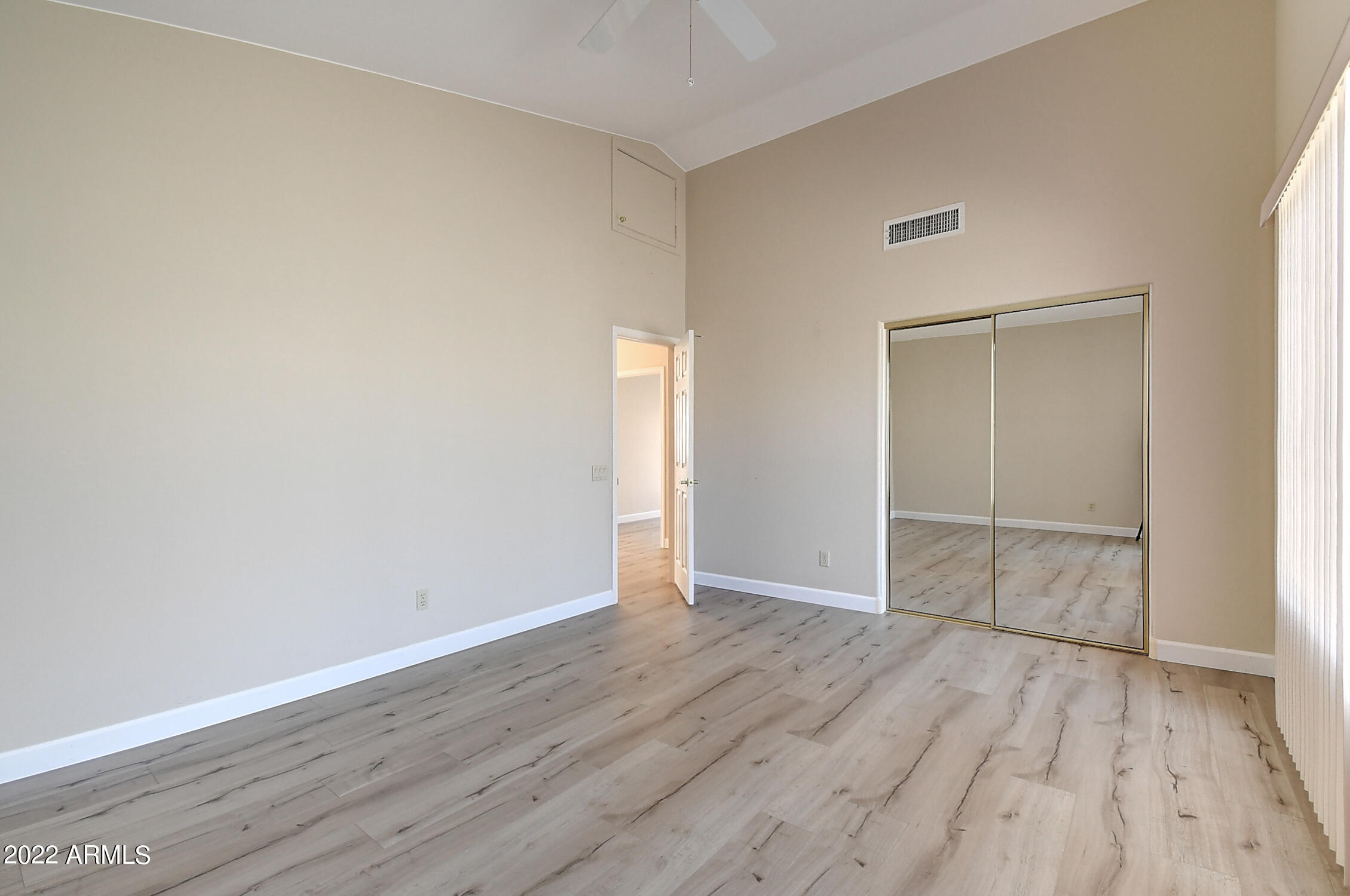 16205 E GLENPOINT Drive