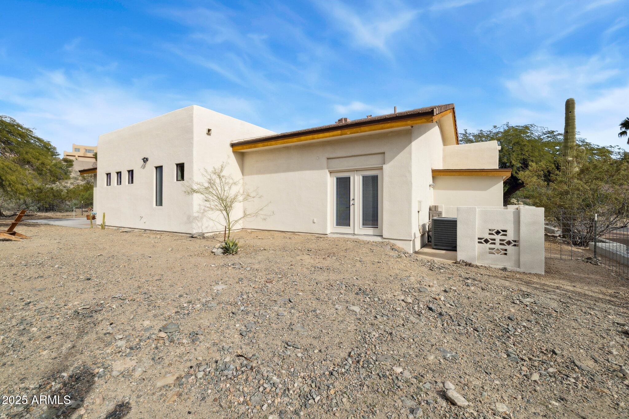 14911 E MARATHON Drive