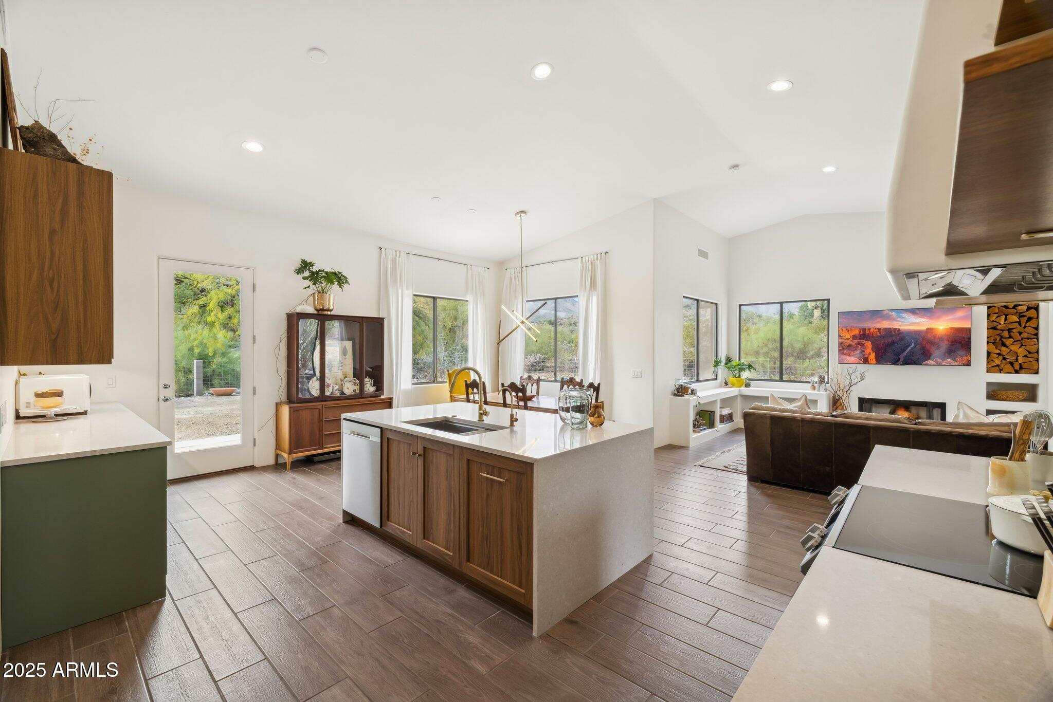 14911 E MARATHON Drive