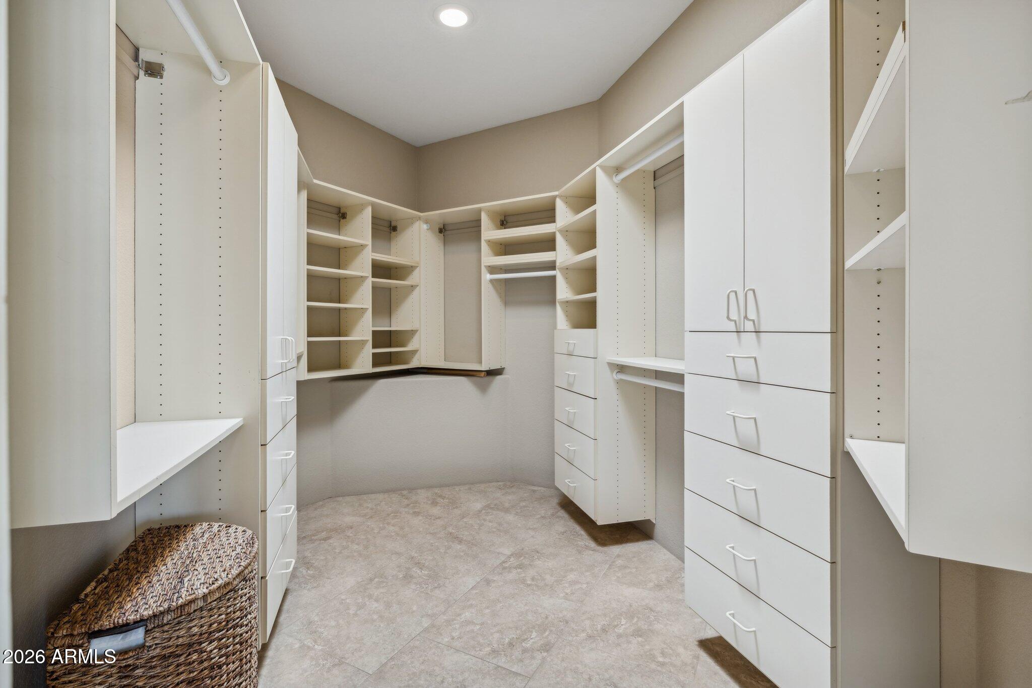 11811 N SPOTTED HORSE Way