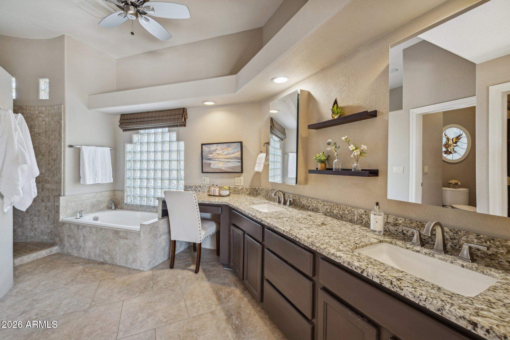 11811 N SPOTTED HORSE Way