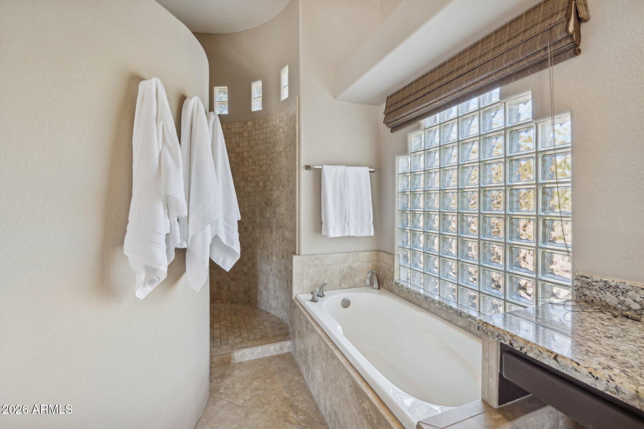 11811 N SPOTTED HORSE Way