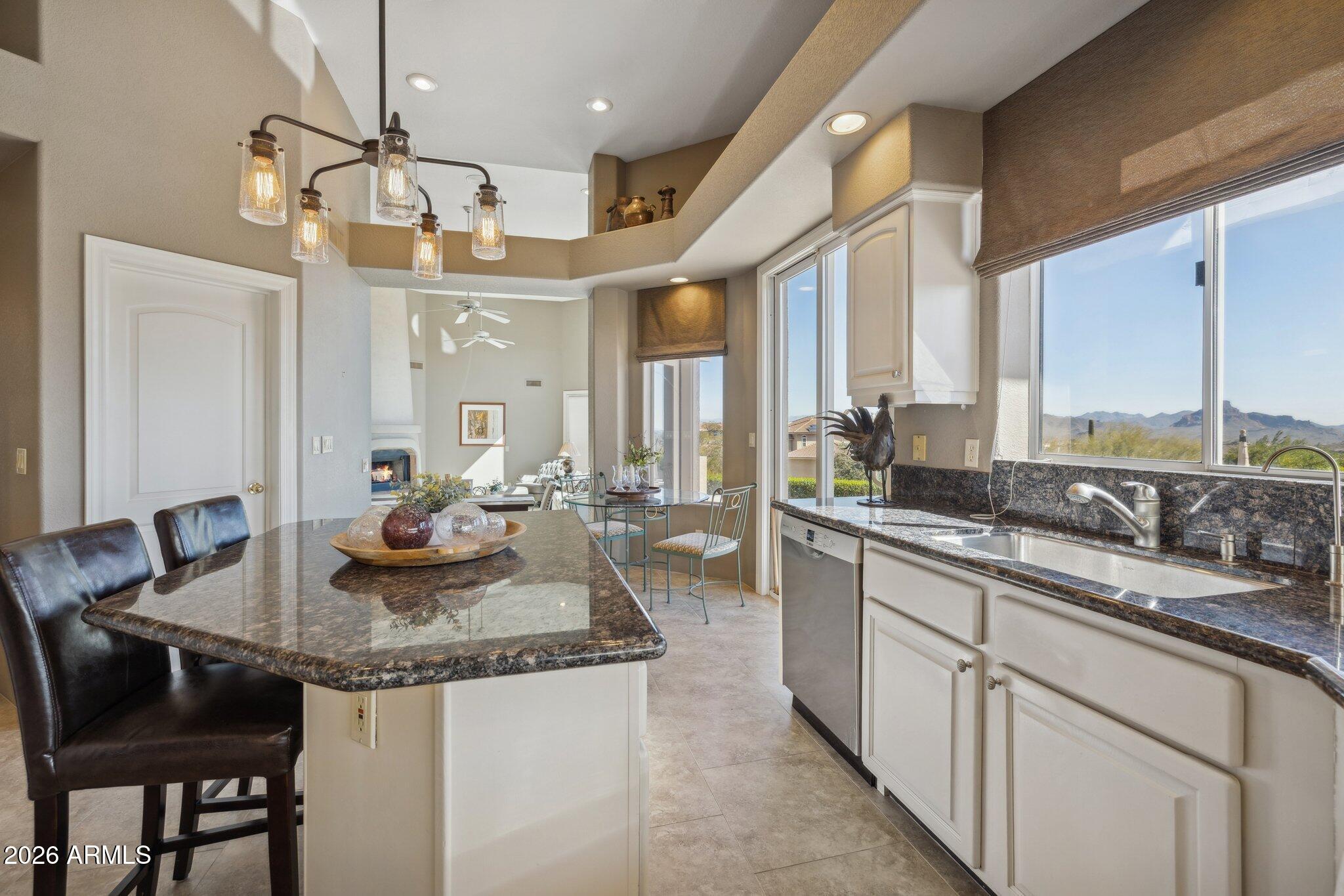 11811 N SPOTTED HORSE Way