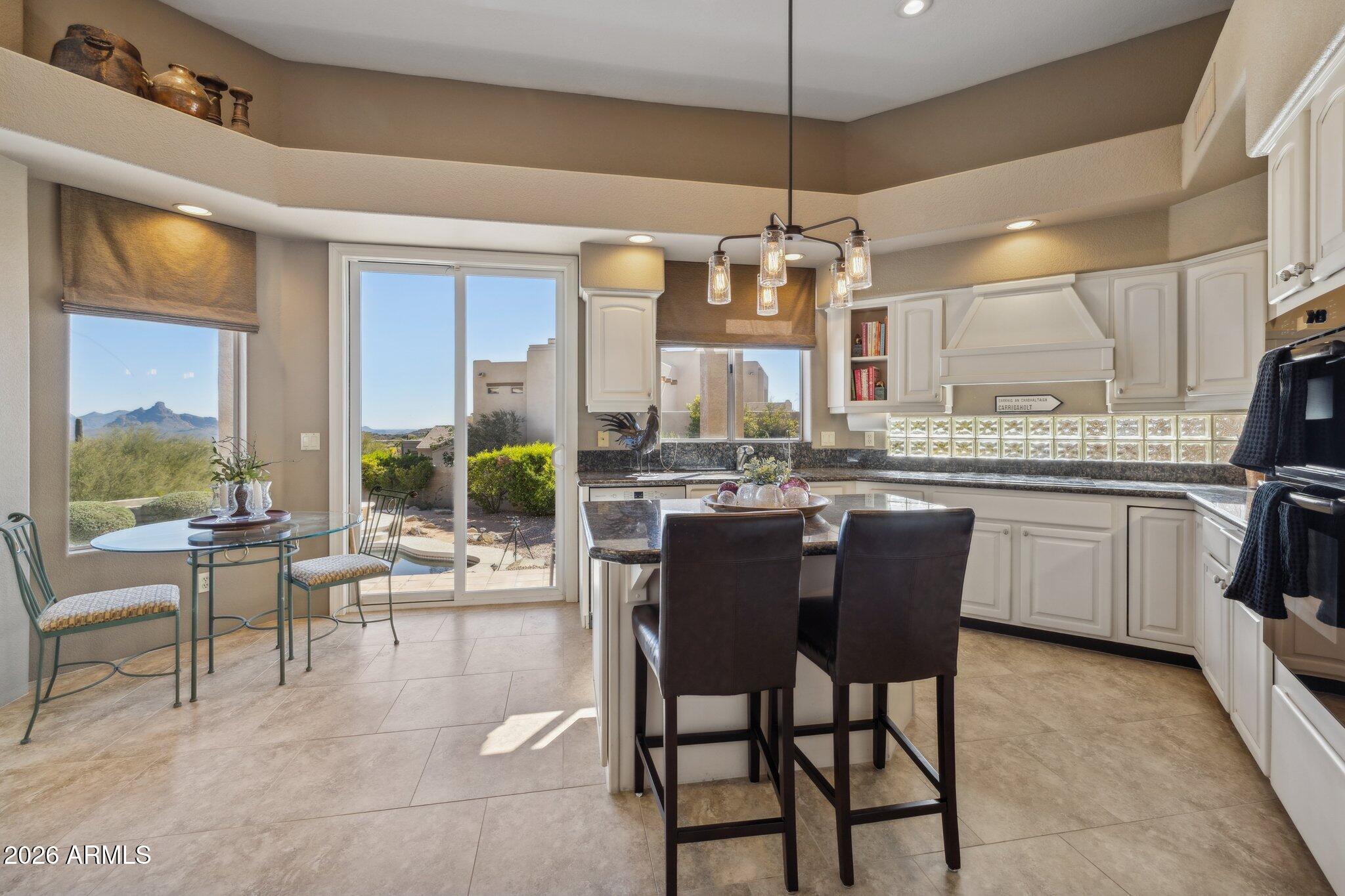 11811 N SPOTTED HORSE Way