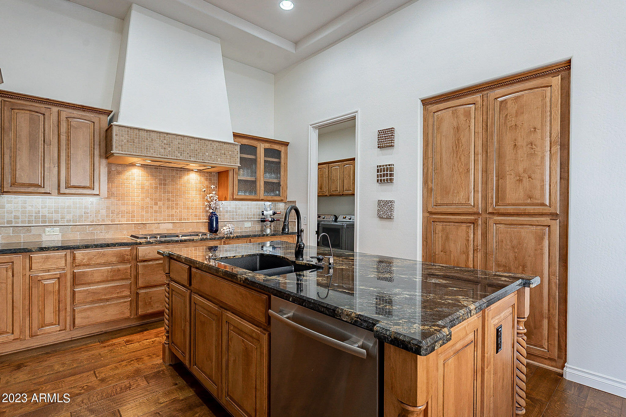 1303 E COPPER Hollow