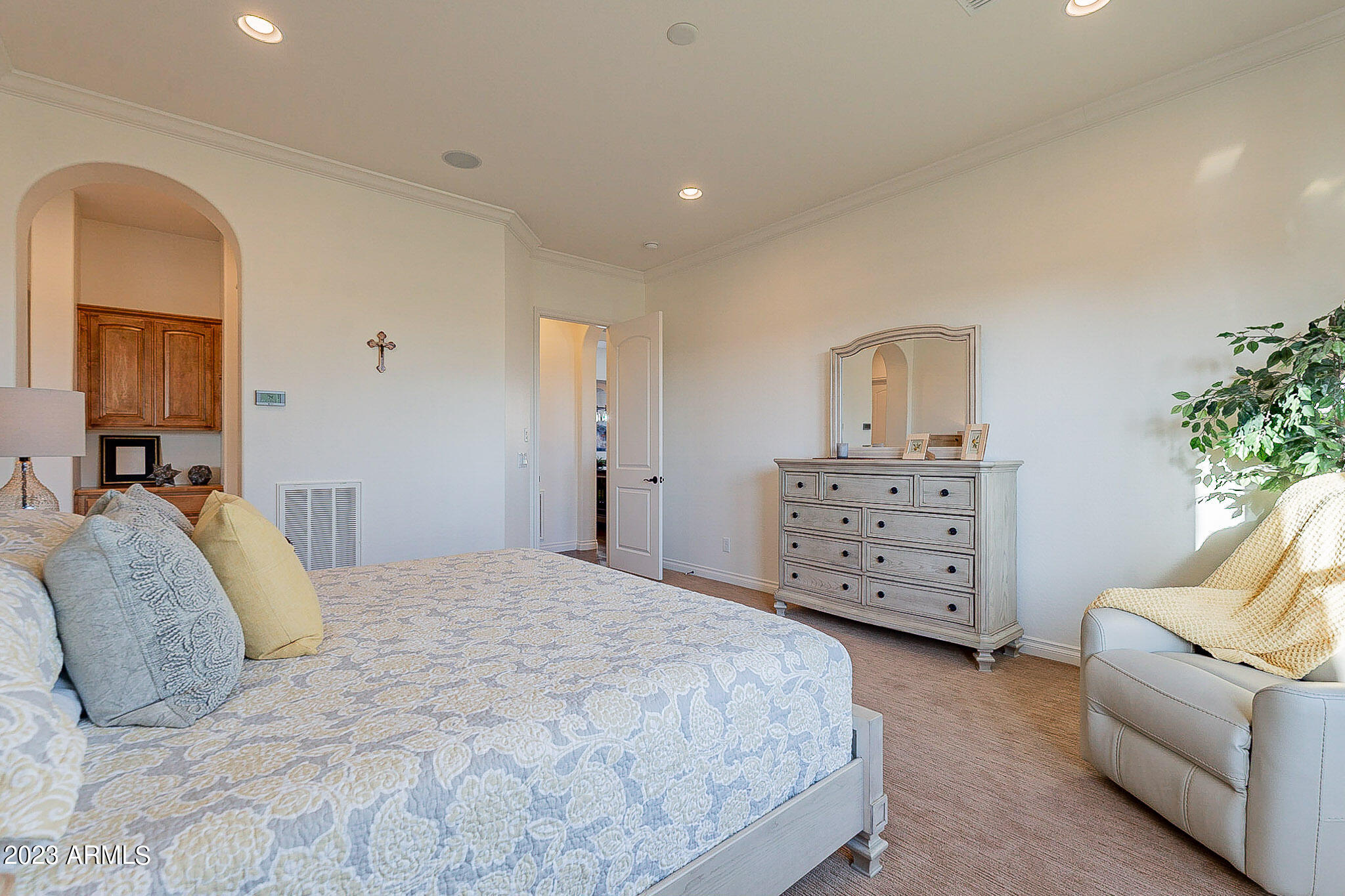 1303 E COPPER Hollow