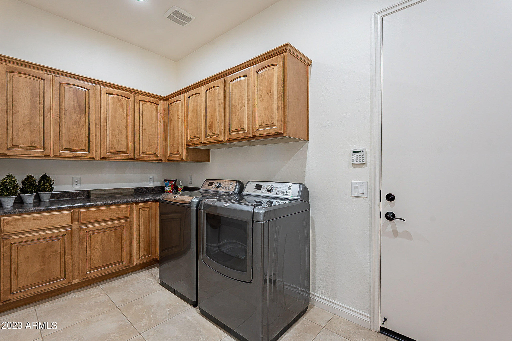 1303 E COPPER Hollow