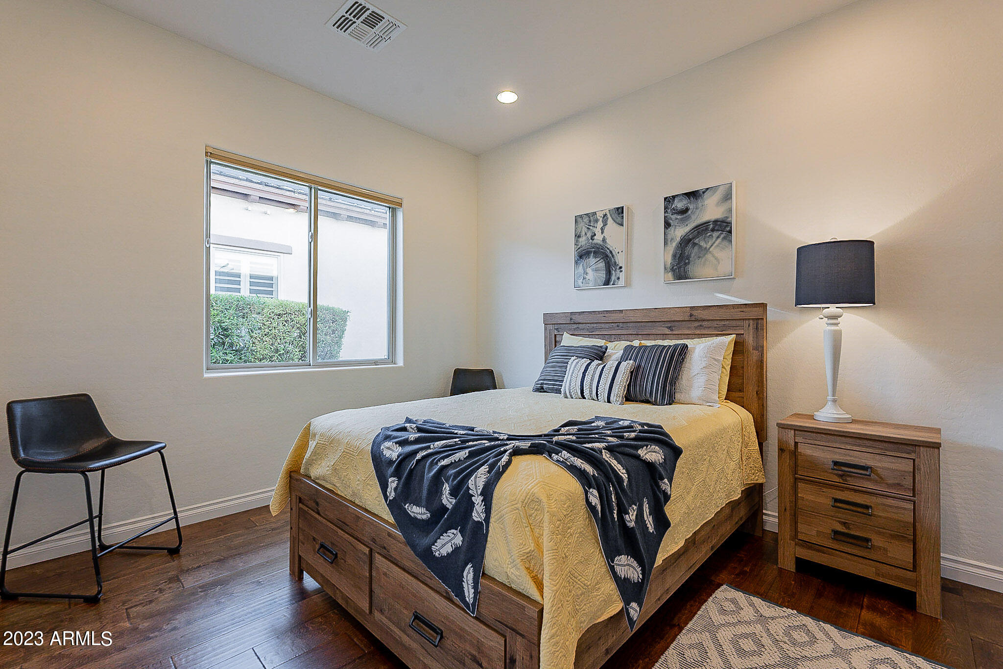 1303 E COPPER Hollow