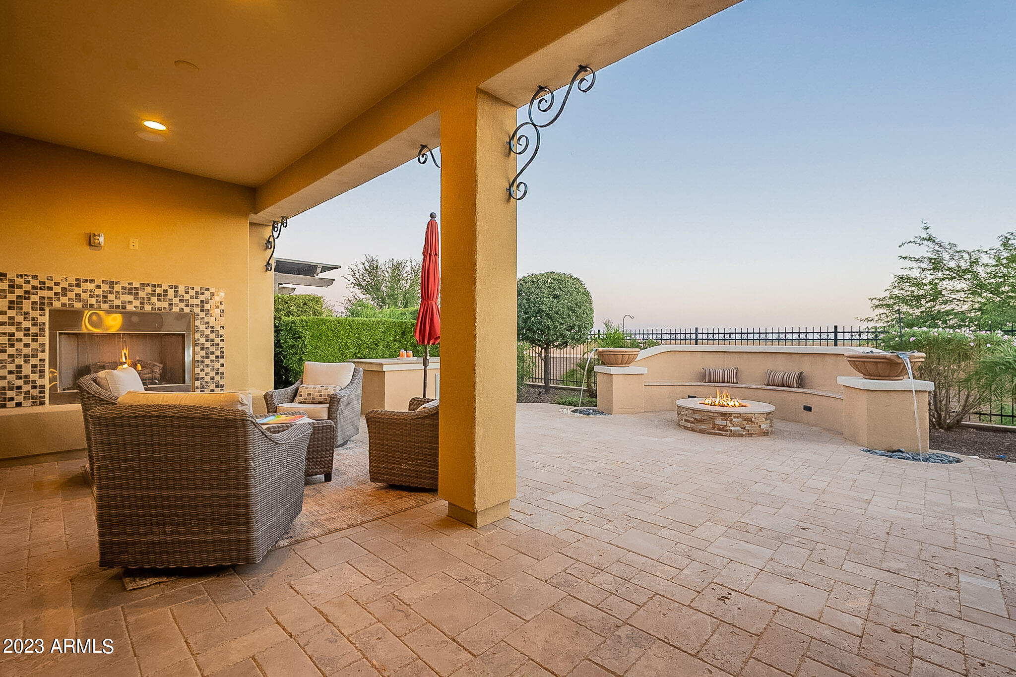 1303 E COPPER Hollow