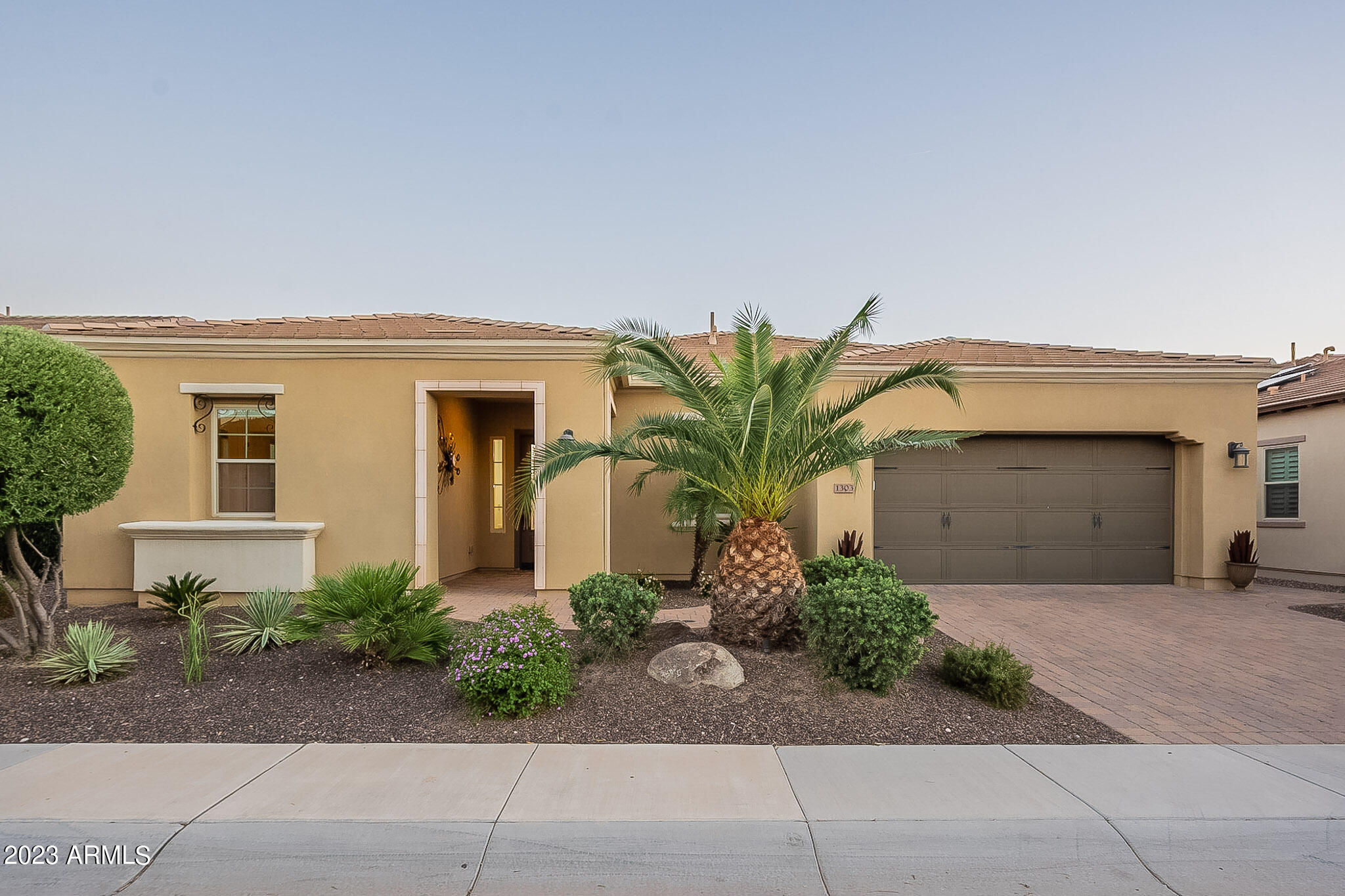 1303 E COPPER Hollow