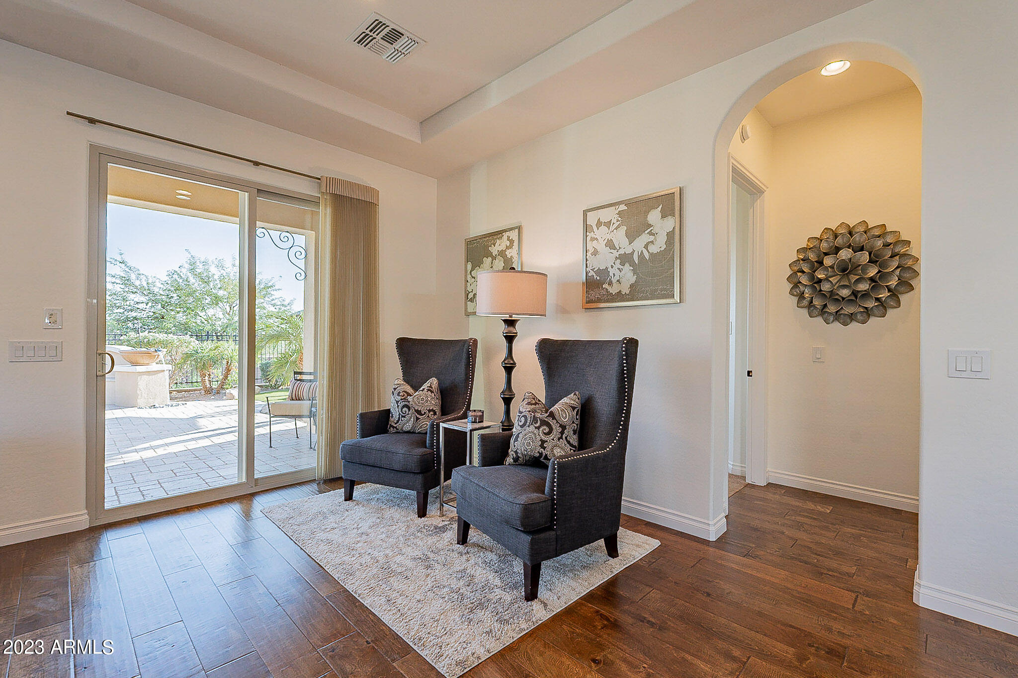 1303 E COPPER Hollow