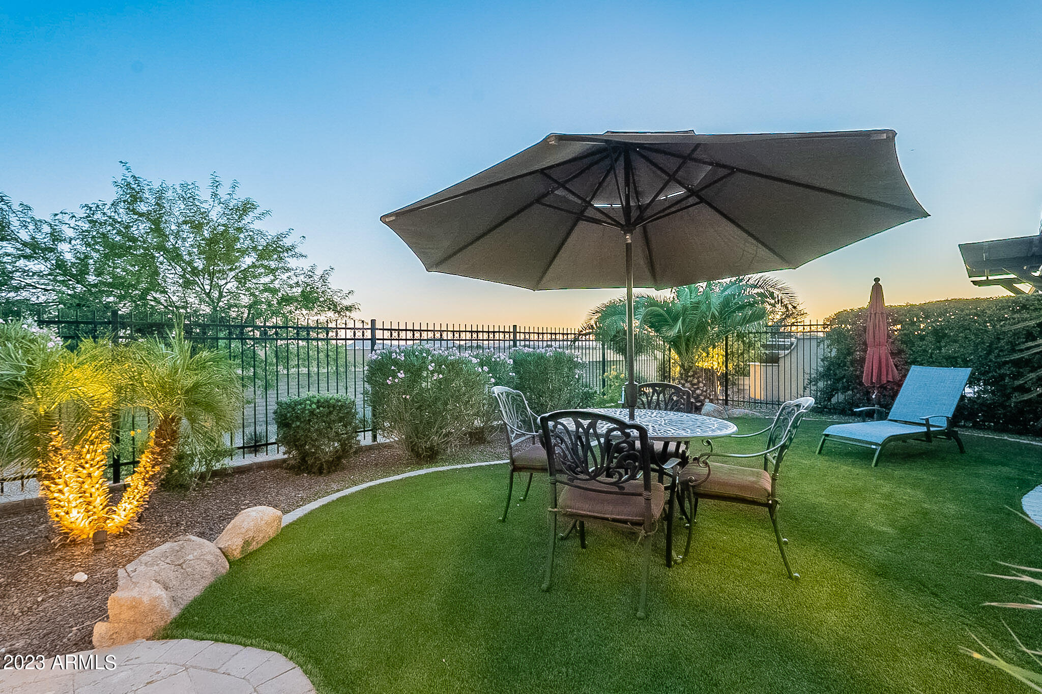 1303 E COPPER Hollow